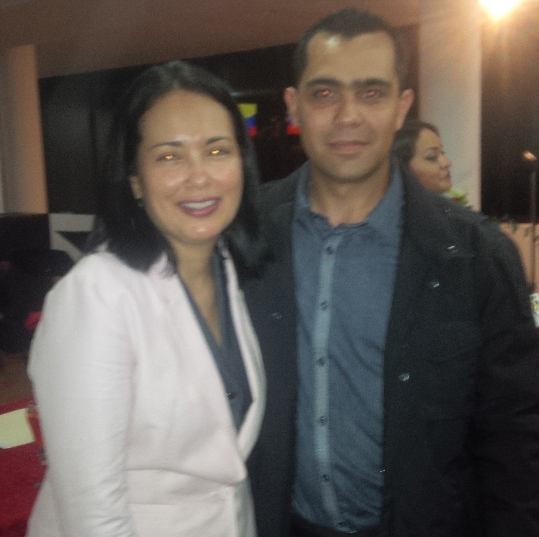 Revolucionario Y Chavista De Corazón, Amante De Su Familia Y Del Legado Mas Grande Que Me Dio Mi Padre El Trabajo Y La Honestidad Por Sobre Todas Las Cosas