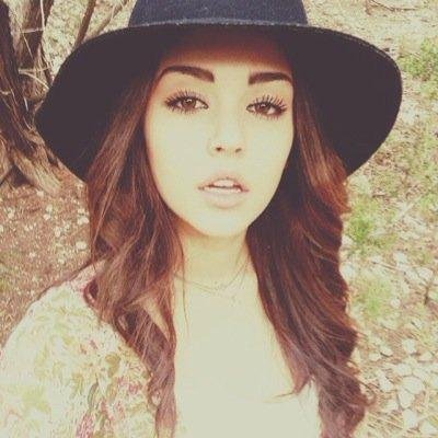 MaggieLindemam's profile picture. try to have a good life, not just a good day.