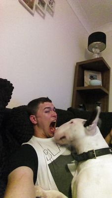 EllzG123's profile picture. 