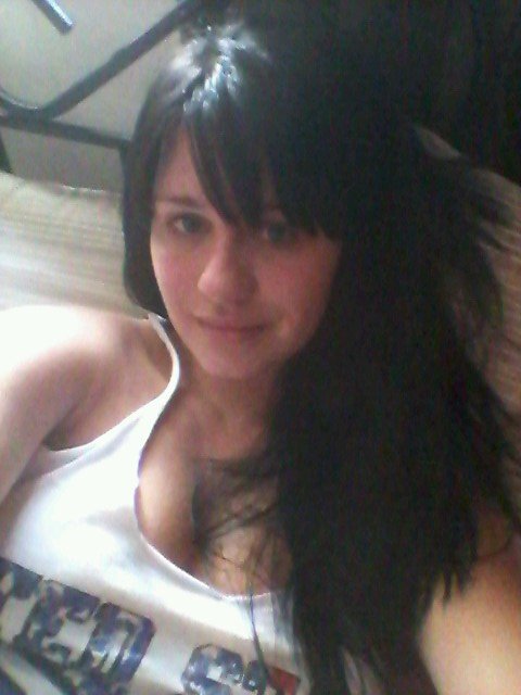 Mamma hooligan of 3 amazing children. Married to the best man I have ever met. Hooligan for life bruno is my obsession.