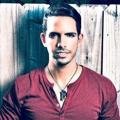Cantautor Pop Tropical. Mi nuevo video http://t.co/0AMpsqzs3G Contacto: manager@benavidesmusic.com
