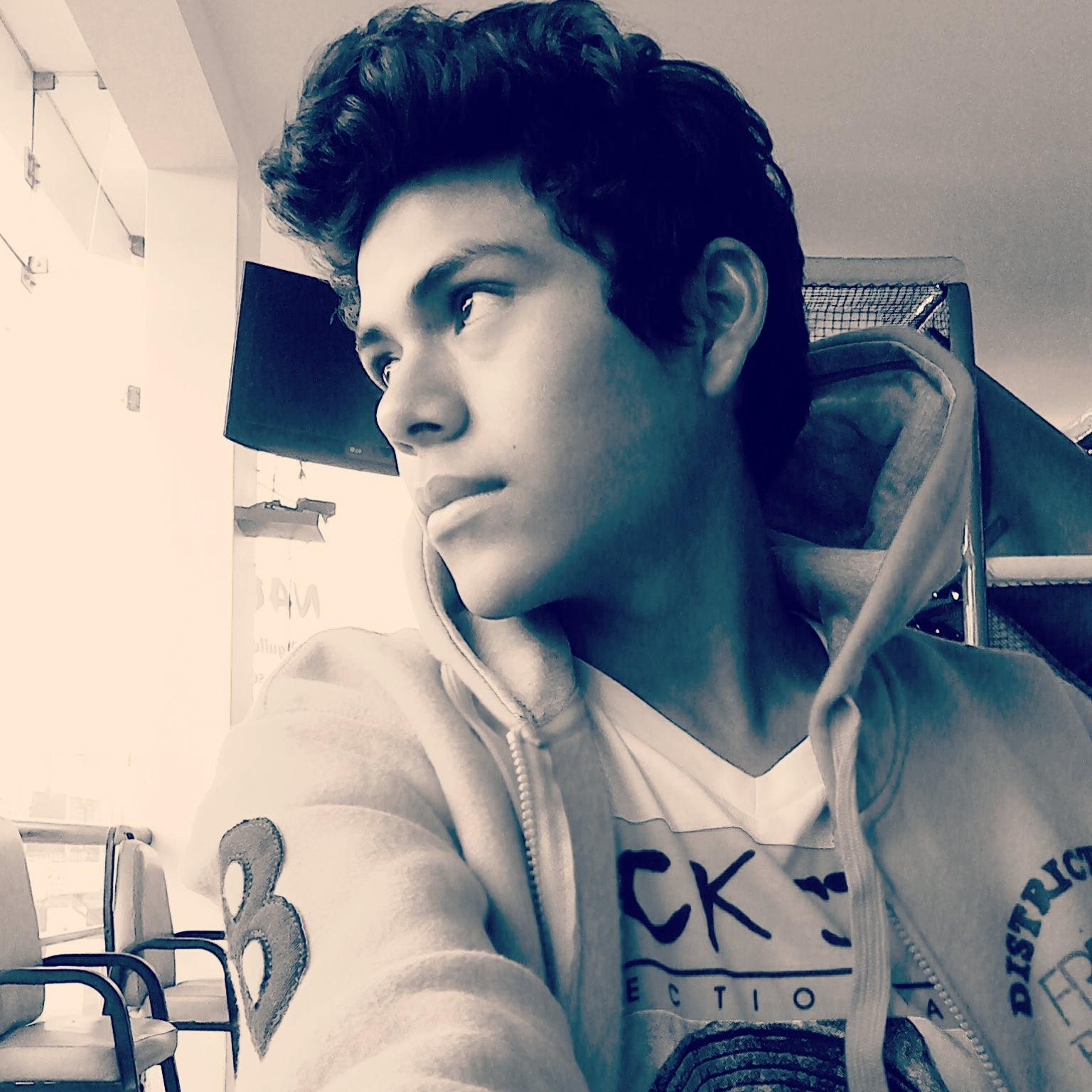 # Helloo *.* (ツ) ♥'