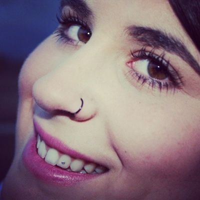 MartiitaAlcala's profile picture. Si no entiendes una mirada nunca entenderas una buena explicacion! Alberto SiEMPRE tequiero #CorazonRojiblanco