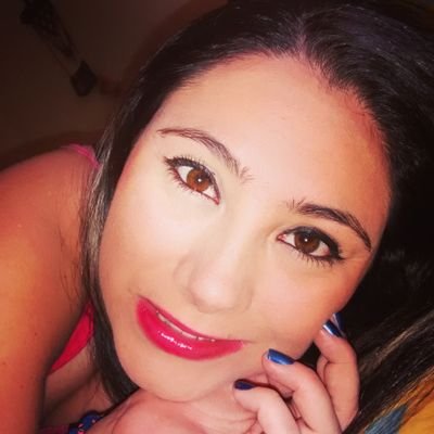 Licenciada en  Educación Preescolar, y 100% orgullosa de mi carrera, Amo a mis pequeños. Además hincha fiel del Independiente Medellín!!!