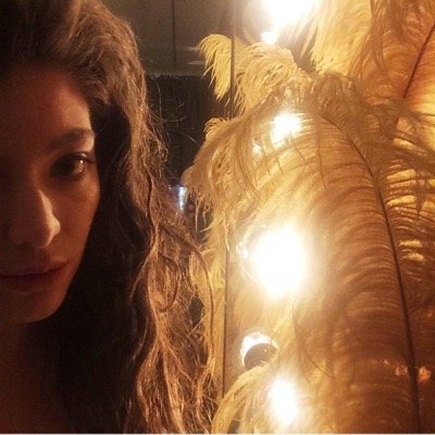 LORDE: ~Obsessing over Everything Lorde~ met Lorde(Ella) 3.20.14 ❤️ @lordemusic ❤️

http://t.co/813hOORb11…
