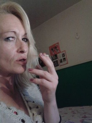 mum of six nana to one  love family n treat others how id like to be ..