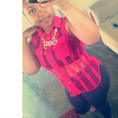 En esa curva me mate yo (Dije señalando su sonrisa) :3