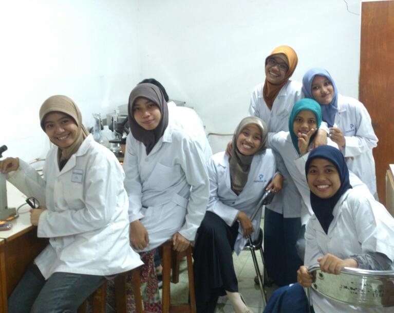 Farmasi 2011 Universitas Airlangga