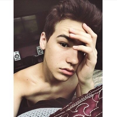 follow @clssics