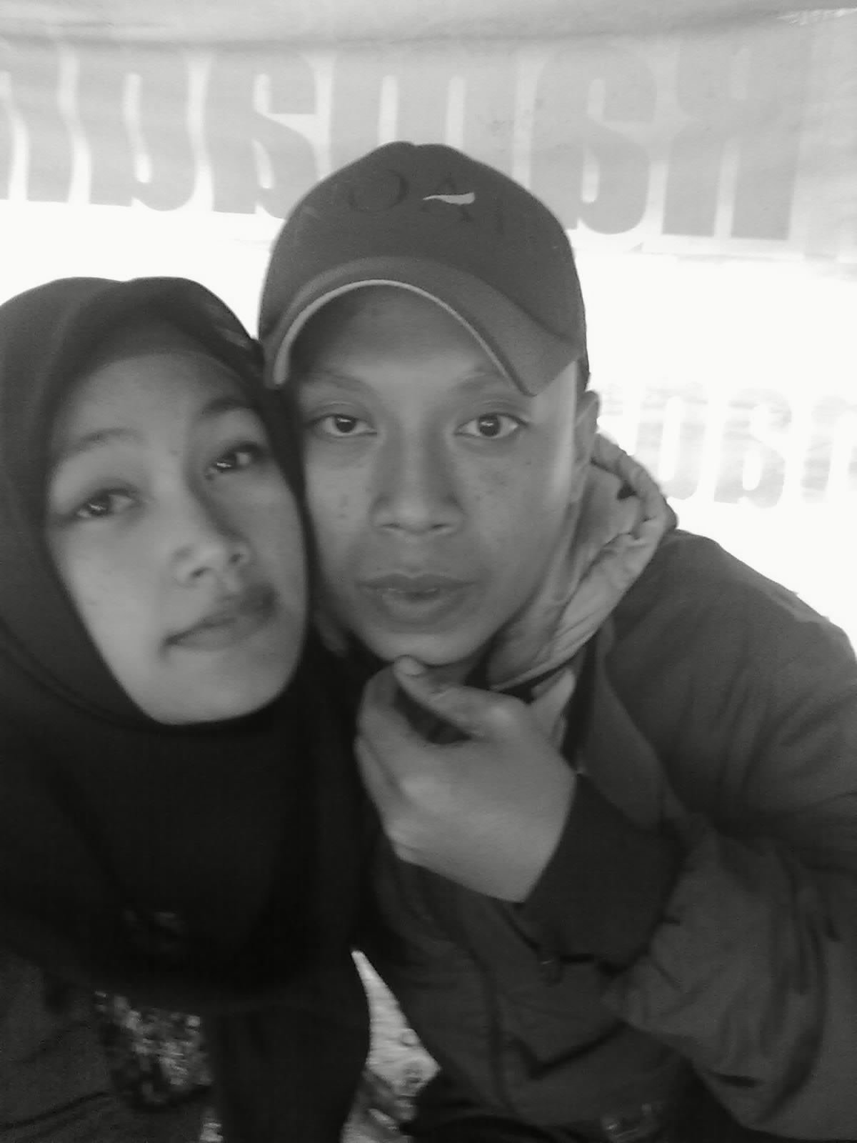 Fitrahmaulana99's profile picture. ﺃﺣﺐ ﻓﻘﻂ ﻣﺎ ﻳﻠﻲ:
ﺃ. ﺍﻟﻠﻪ ﺳﺒﺤﺎﻧﻪ ﻭﺗﻌﺎﻟﻰ، ﻭ؛
.2 ﻭﺍﻟﺪﻱ
ﻳﺘﻮﻕ ﺃﻧﺎ ﻓﻘﻂ ﻣﻦ ﺃﺟﻞ:
ﺃ. ﺍﻟﻨﺒﻲ ﻣﺤﻤﺪ
.2 ﻋﺎﺋﻠﺔ
ﻳﺎ ﻋﺰﻳﺰﻱ ﻓﻘﻂ ﻋﻠﻰ:
ﺃ. ﺃﺻﺪﻗﺎﺋﻲ