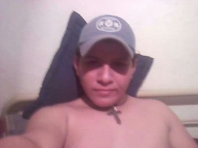 de todo un poco, atento, amable, enamoradiso, chistoso, peleon,vacilon, reparador de cosas, destructor, perfeccionista, puff a veces insorpotable jaja...