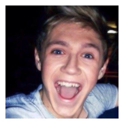 follow @harryboardwalk — tweet that account if you want a follow back xx