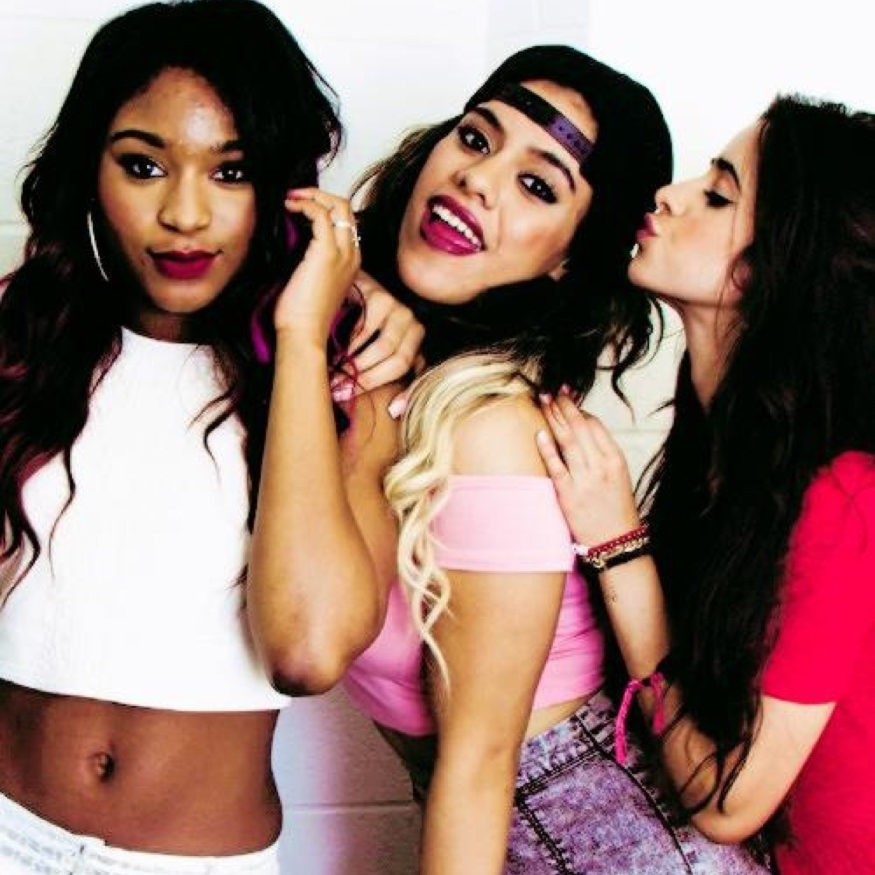 Don't follow this account follow @hemmoftboca instead, I follow back. Ily and I hope your sunshine follows you.