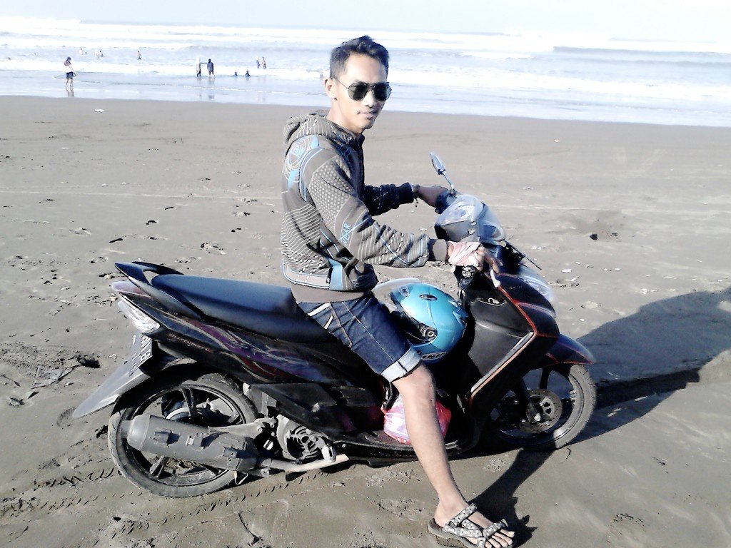 CocengHerry's profile picture. Why don't we say bismillah before doinganything in our daily activities, you'll be blessed with anything that you do :)