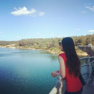 elizabeth15678's profile picture. Everybody laughs the same in every language because laughter is a universal connection.