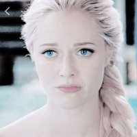 Queen Elsa  (@itsgottabesnow) 's Twitter Profile