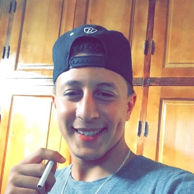 18 years old !! i like weed and sexy chiks hahaha