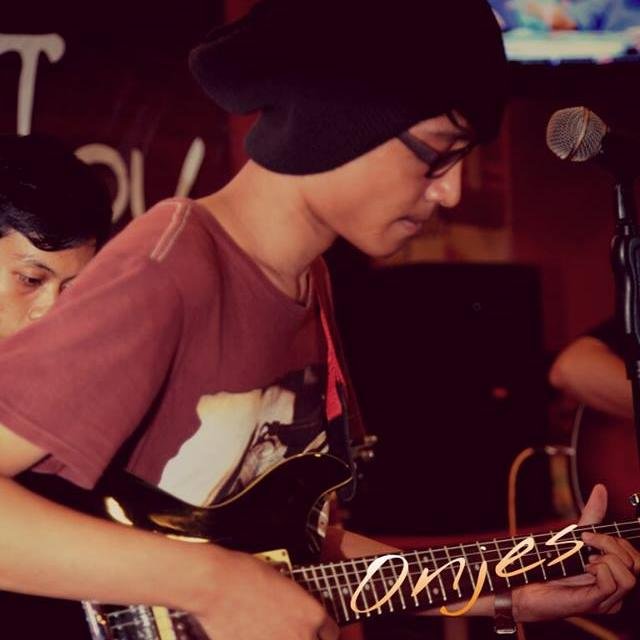 Music adalah teriakan hati, bukan tangisan mimpi dari seorang PECUNDANG!!! #Sandwich_Band  #Visca'el'Barca MyLove: PutriAnggraini