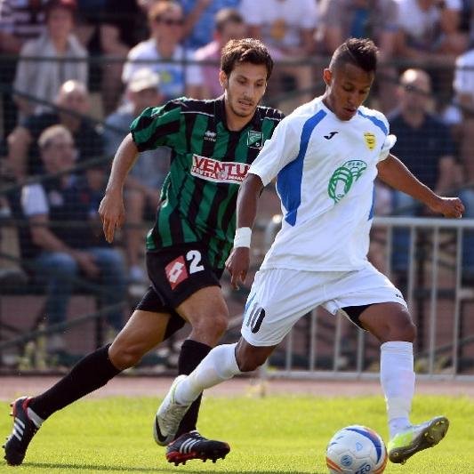 KevinVaras17's profile picture. “La felicità non è avere quello che si desidera, ma desiderare quello che si ha.”