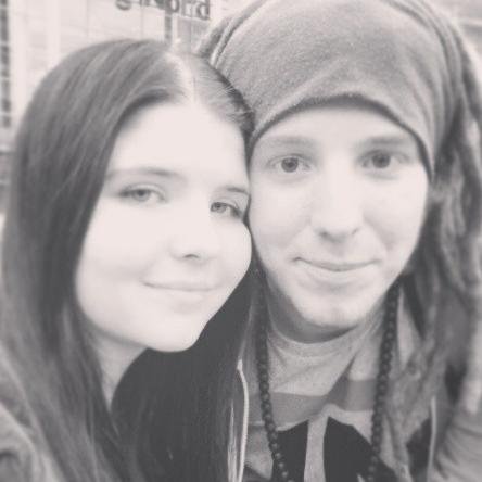 Bin hier inaktiv so forever aber @Teilexistenz UND @Teilexistent sind auch meine Accs also wenn du mir unbedingt folgen willst, dann da :3