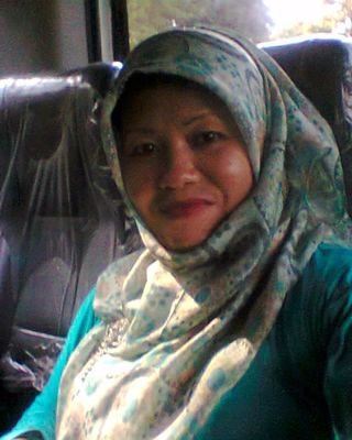 riafahria1978's profile picture. 