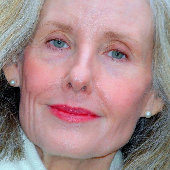 Editor and reviewer of erotic romance novels.  Natural health nut. Haiku poetry fan, Relationship guru - helping women find - and keep - lasting relationships.