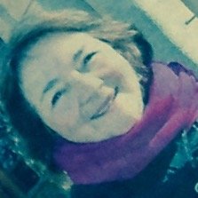 Född i Santiago-Chile, 40 år i Sverige, förskolärare. Djup engagerad för en bättre värld. Fritidspolitiker Vänsterpartiet.