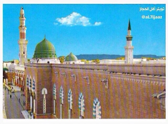 توصيل من المطار الى الحرم النبوي وجميع فنادق المدينه وحجز فنادق وارسال انواع التمور الى انحاء العالم ( الخاص)