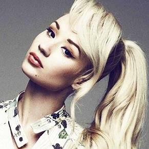 Les citations des stars de la musique ainsi que des paroles de chansons mythiques, des vidéos, des photos, des news.. Et bien plus encore!