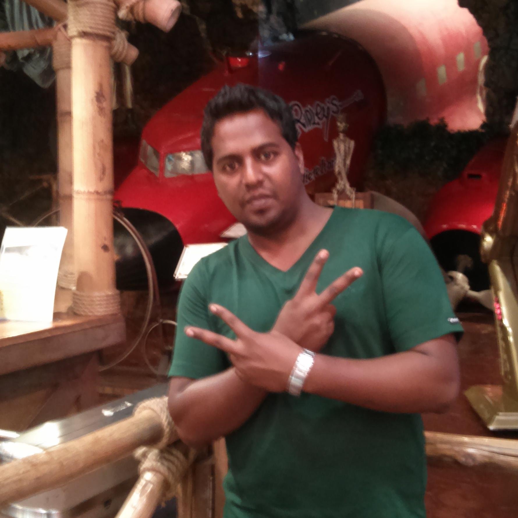 Deenukum's profile picture. 