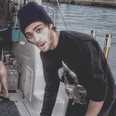 pensi a quanto io sia bello mengre mi guardi??*___*