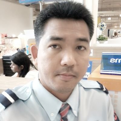 เป็นนักธุระกิจขายตรงเกี่ยวกับสินค้าสุขภาพ