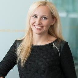PR & Social Media Manager @Avira. Naturally born #râleuse, always happy to argue about politics & football.