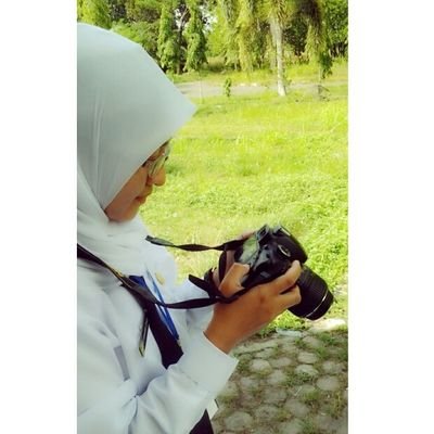 _deviRhamadina_'s profile picture. Bersyukur dengan apa yang aku miliki sekarang,
karena dari situlah aku tumbuh...~