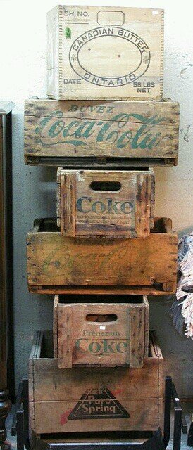 Empresa dedicada al diseño de mobiliario basado en la re-utilización de materiales cajas de frutas, palets...
 ekovintage1@gmail.com
