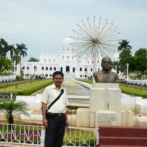 I am a school science teacher and science columnist of HUEIYEN LANPAO. I am interested in Literature and published a poetry entitled My Wordland.