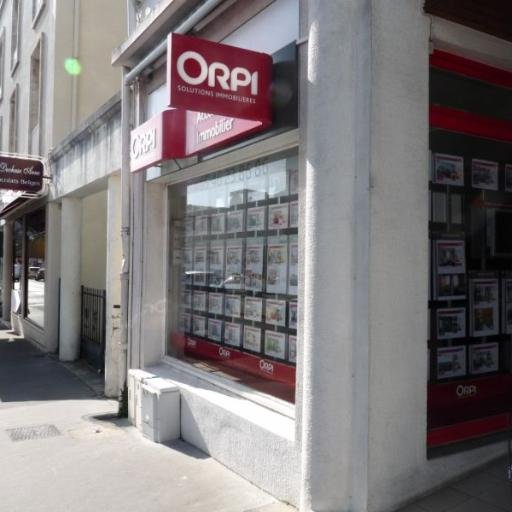 Située en plein coeur du pays des huitres, du pineau et du cognac, l'agence Access Immobilier Orpi est heureuse de vous accueillir pour vous aider