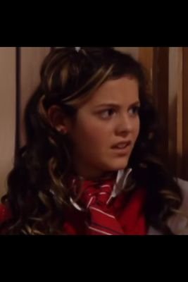 Oieh sou a Bianca, minha amiga é a Lola eu gosto muito dela ela é linda,legal e sempre os meninos que a irmã dela quié a Lupita ela também gosta... #RBD
