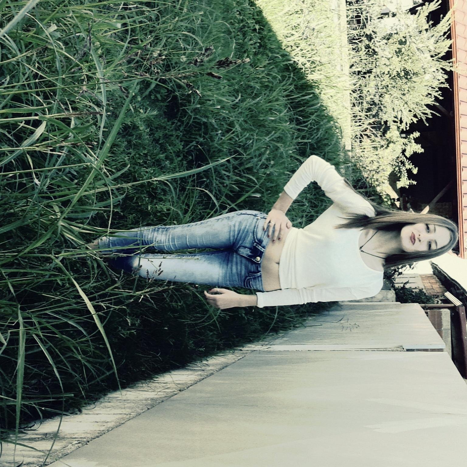 Antwniaouz's profile picture. 