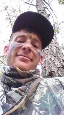 I love huntin, fishin, being outdoors and beaching it!!✌