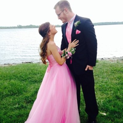 Head over heels for my best friend est. September 21st 2012 | highschool senior | 5 foot tall & made from pure sassiness ✨