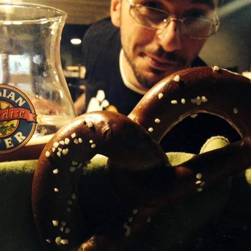 angelo_dipietro's profile picture. Non concepisco un mondo senza il cinema (o senza il caffè). #DigitalStrategist #ContentManager