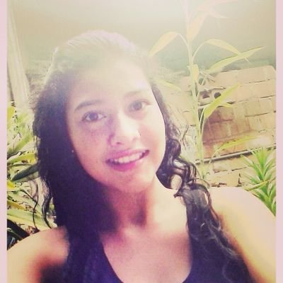 amar a quien no te ama es como esperar un barco en un aeropuerto  ♥~♥