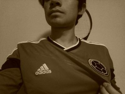 Comunicador social y periodista. Hincha fiel de Santa Fe y la Selección Colombia...