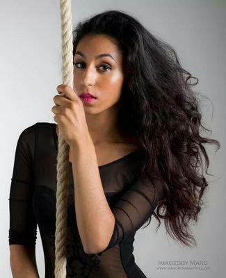 I'm a 20 year old belgian and nigerian woman. I'm a communication student and a certified make-up artist. Sport, dancing and enjoying life is what i do best!