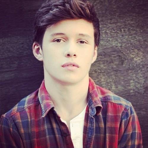 Parrish1Zombie's profile picture. NOTICIAS Y ACTIVIDADES. Llamenme Zombie, Ben Parrish Murio. Entrenado para defender a la tierra de los alienigenas. (PARODY//FAKE) #The5thWave #TheInfiniteSea