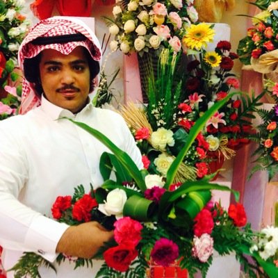 ‏..من لا يھتم بامرك لا تھتم بامره،،،فالمحبه جميله ولاكن الكرامه اجمل..