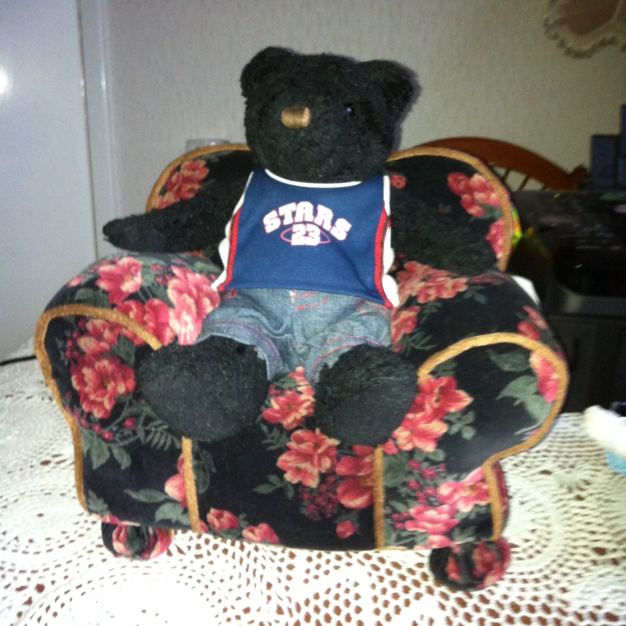 thweebeez's profile picture. My naym iz booboobear. i liv wiv my mummee.we bayk lotsa cayksez. im not too gud at spellingsez but not bad fur a bear i finks.