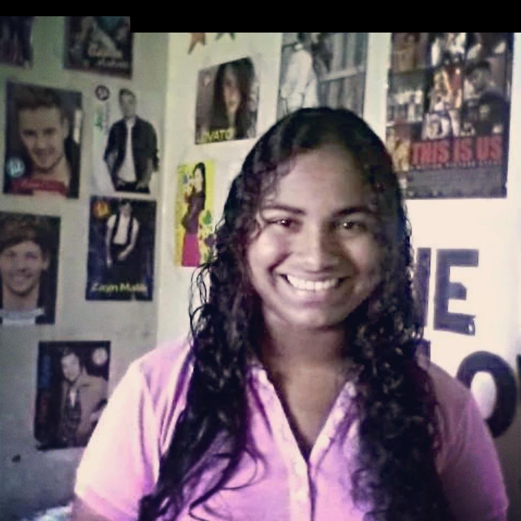 -Pretty Little Liars
-Taylor Swift
-Wattpad ( Lectora Adicta)
-One Direction