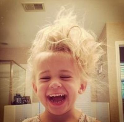 shoutoutluv's profile picture. follow @ZieglerKatja and u get a free shoutout